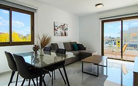 Phaedrus Living City View Luxury Flat Georgos 203